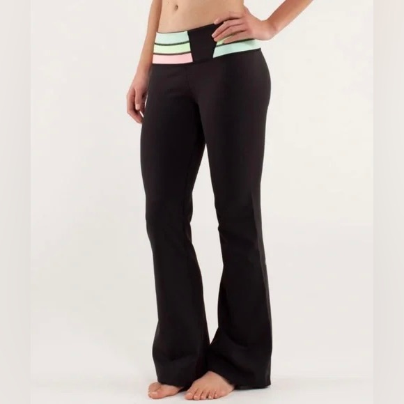 lululemon athletica Pants - Lululemon Athletica Groove Flare Pant in Black with Color-block Waist - Size 4